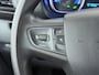 Opel Vivaro-e L2H1 75kWh Autom. 3-Persoons 360°Camera Navi Imperiaal Trekhaak Apple Carplay Android Auto Pdc Cruise Control SOH 88.5% DAB Bluetooth Betonplex Vloer Wandbetimmering Schuifdeur Regen-Lichtsensor 1.000KG Trekgewicht 1e Eigenaar Dealeronderhouden