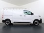 Opel Vivaro-e L2H1 75kWh Autom. 3-Persoons 360°Camera Navi Imperiaal Trekhaak Apple Carplay Android Auto Pdc Cruise Control SOH 88.5% DAB Bluetooth Betonplex Vloer Wandbetimmering Schuifdeur Regen-Lichtsensor 1.000KG Trekgewicht 1e Eigenaar Dealeronderhouden