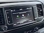 Opel Vivaro-e L2H1 75kWh Autom. 3-Persoons 360°Camera Navi Imperiaal Trekhaak Apple Carplay Android Auto Pdc Cruise Control SOH 88.5% DAB Bluetooth Betonplex Vloer Wandbetimmering Schuifdeur Regen-Lichtsensor 1.000KG Trekgewicht 1e Eigenaar Dealeronderhouden