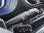 Opel Vivaro-e L2H1 75kWh Autom. 3-Persoons 360°Camera Navi Imperiaal Trekhaak Apple Carplay Android Auto Pdc Cruise Control SOH 88.5% DAB Bluetooth Betonplex Vloer Wandbetimmering Schuifdeur Regen-Lichtsensor 1.000KG Trekgewicht 1e Eigenaar Dealeronderhouden