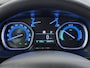 Opel Vivaro-e L2H1 75kWh Autom. 3-Persoons 360°Camera Navi Imperiaal Trekhaak Apple Carplay Android Auto Pdc Cruise Control SOH 88.5% DAB Bluetooth Betonplex Vloer Wandbetimmering Schuifdeur Regen-Lichtsensor 1.000KG Trekgewicht 1e Eigenaar Dealeronderhouden