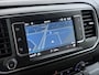 Opel Vivaro-e L2H1 75kWh Autom. 3-Persoons 360°Camera Navi Imperiaal Trekhaak Apple Carplay Android Auto Pdc Cruise Control SOH 88.5% DAB Bluetooth Betonplex Vloer Wandbetimmering Schuifdeur Regen-Lichtsensor 1.000KG Trekgewicht 1e Eigenaar Dealeronderhouden