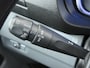 Opel Vivaro-e L2H1 75kWh Autom. 3-Persoons 360°Camera Navi Imperiaal Trekhaak Apple Carplay Android Auto Pdc Cruise Control SOH 88.5% DAB Bluetooth Betonplex Vloer Wandbetimmering Schuifdeur Regen-Lichtsensor 1.000KG Trekgewicht 1e Eigenaar Dealeronderhouden