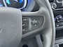 Opel Vivaro-e L2H1 75kWh Autom. 3-Persoons 360°Camera Navi Imperiaal Trekhaak Apple Carplay Android Auto Pdc Cruise Control SOH 88.5% DAB Bluetooth Betonplex Vloer Wandbetimmering Schuifdeur Regen-Lichtsensor 1.000KG Trekgewicht 1e Eigenaar Dealeronderhouden