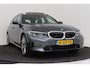 BMW 3-Serie Touring 320e Business Edition Plus | Trekhaak | Panoramadak | CarPlay | Stoelverwarming | Sportstoelen | PDC V+A | NAP
