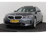 BMW 3-Serie Touring 320e Business Edition Plus | Trekhaak | Panoramadak | CarPlay | Stoelverwarming | Sportstoelen | PDC V+A | NAP