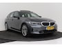 BMW 3-Serie Touring 320e Business Edition Plus | Trekhaak | Panoramadak | CarPlay | Stoelverwarming | Sportstoelen | PDC V+A | NAP