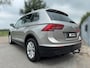 Volkswagen Tiguan 1.4 TSI Comfortline Business TREKHAAK / ACC / PDC / ECC / CARPLAY / NL AUTO MET NAP / LMV