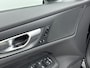 Volvo V60 T6 Plug-in hybrid Plus Dark Long Range | Leder | Keyless Entry | 19'' | Memory| Intellisafe Surround & Assist | Getint Glas |