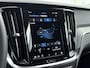 Volvo V60 T6 Plug-in hybrid Plus Dark Long Range | Leder | Keyless Entry | 19'' | Memory| Intellisafe Surround & Assist | Getint Glas |