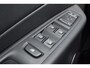 Renault Captur 1.2 TCe 120 pk Intens Automaat | Navigatie | Apple Carplay & Android Auto | Camera | Parkeersensoren voor en achter | Airco ECC | Cruise Control | Lichtmetalen Velgen | Isofix Bevestigingspunten | Streaming Audio Bluetooth | Zeer Compleet!!!