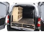 Toyota ProAce City 1.5 D-4D Cool Comfort | Trekhaak | Bedrijfswageninrichting | Cruise Control | Airco | 3-zits | Dakdragers | Bluetooth | 15 inch | DAB