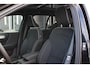 Volvo XC40 B4 Plus Black Edition | Panoramadak | Elektrisch Verstelbare Voorstoelen | Getint Glas Achter | Keyless | Elektrische Achterklep | Premium audio by Harman Kardon | Stoelverwarming | Stuurverwarming | Volvo UX Infotainment | Adaptieve Cruise Control | Pilot Assist | BLIS