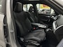 BMW X1 18i M-Sport | Panorama | Sportstoelen | Keyless-Entry | Sfeerverlichting | Achteruitrij-Camera | 3x op voorraad! | Carplay | Full-LED | Black-Optic | Getint Glas | Stoelverwarming | Draadloos Laden |