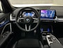 BMW X1 18i M-Sport | Panorama | Sportstoelen | Keyless-Entry | Sfeerverlichting | Achteruitrij-Camera | 3x op voorraad! | Carplay | Full-LED | Black-Optic | Getint Glas | Stoelverwarming | Draadloos Laden |