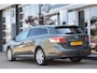 Toyota Avensis Wagon 2.0 VVTi Executive Business Bomvol! Leer | Camera | Trekhaak | el.stoelen | Stoelverwarming