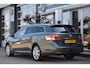 Toyota Avensis Wagon 2.0 VVTi Executive Business Bomvol! Leer | Camera | Trekhaak | el.stoelen | Stoelverwarming