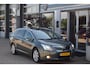 Toyota Avensis Wagon 2.0 VVTi Executive Business Bomvol! Leer | Camera | Trekhaak | el.stoelen | Stoelverwarming