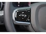 Volvo XC60 T6 Recharge AWD Plus Dark - Panorama/schuifdak - IntelliSafe Assist & Surround - 360º camera - Verwarmde voorstoelen, stuur & achterbank - Parkeersensoren voor & achter - Elektr. bedienb. voorstoelen met geheugen - Draadloze tel. lader - Semi elektr. inklapbare trekhaak - 21' LMV