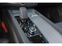 Volvo XC60 T6 Recharge AWD Plus Dark - Panorama/schuifdak - IntelliSafe Assist & Surround - 360º camera - Verwarmde voorstoelen, stuur & achterbank - Parkeersensoren voor & achter - Elektr. bedienb. voorstoelen met geheugen - Draadloze tel. lader - Semi elektr. inklapbare trekhaak - 21' LMV