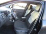 Renault Captur TCe 90 Intens / Trekhaak (afneembaar) Navigatie / 4 Seizoens Banden / Cruise-Control