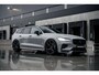Volvo V60 2.0 T6 Plug-in hybrid AWD Ultra Dark | Heico sportpack voor en achter | Polestar velgen | Black Pack | 360 camera | Harman Kardon Audio |
