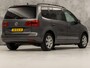 Volkswagen Touran 1.2 TSI Sport 7 Persoons (NAVIGATIE, CLIMATE, GETINT GLAS, SPORTSTOELEN, PARKEERSENSOREN, CRUISE, NIEUWE APK, NIEUWSTAAT)