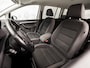 Volkswagen Touran 1.2 TSI Sport 7 Persoons (NAVIGATIE, CLIMATE, GETINT GLAS, SPORTSTOELEN, PARKEERSENSOREN, CRUISE, NIEUWE APK, NIEUWSTAAT)