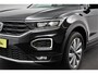 Volkswagen T-Roc 1.5 TSI 150pk DSG Style Navigatie Apple Carplay Android Auto Camera Parkeersensoren Adaptive Cruise Control Stoelverwarming Climate Control Lichtmetalen velgen