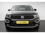Volkswagen T-Roc 1.5 TSI 150pk DSG Style Navigatie Apple Carplay Android Auto Camera Parkeersensoren Adaptive Cruise Control Stoelverwarming Climate Control Lichtmetalen velgen
