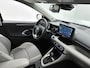 Toyota Yaris 1.5 Hybrid Executive | JBL | Head-Up Display | Dodehoek detectie | Stoel+stuurverwarming | Parkeersensoren voor+achter | Licht kleur interieur | Apple CarPlay/Android auto | Navigatie |