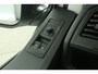 Volkswagen Transporter 2.0 TDI L2H1 140PK | Airco | Cruise | Trekhaak | 3 Zits | Sidebars