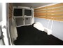 Volkswagen Transporter 2.0 TDI L2H1 140PK | Airco | Cruise | Trekhaak | 3 Zits | Sidebars