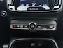 Volvo XC40 T5 262pk R-Design /  Camera rondom / Panorama dak / Harman en Kardon audio / Elektrische verstelbare stoelen / Trekhaak /