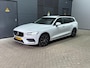 Volvo V60 2.0 B3 Momentum | Trekhaak | Camera | Stoel+Stuurverwarming | Apple Carplay | Getint Glas