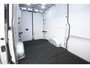 Volkswagen Crafter 2.0 TDI 177PK L3H3 | Automaat | 3000kg Trekgew. | Trekhaak | Airco | Camera | 3 Zits | Cruise | 2xSchuifdeur | Carplay