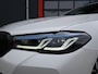 BMW 5-Serie Touring 530e M-Sport xDrive High Executive | M Seats | Pano | 360 | H&K | Leder | Carplay | Memory | Laser LED | Ambient+ | Keyless | Head-Up | Trekhaak | ACC | Lane Assist | Active Steering