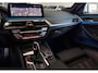 BMW 5-Serie Touring 530e M-Sport xDrive High Executive | M Seats | Pano | 360 | H&K | Leder | Carplay | Memory | Laser LED | Ambient+ | Keyless | Head-Up | Trekhaak | ACC | Lane Assist | Active Steering
