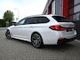 BMW 5-Serie Touring 530e M-Sport xDrive High Executive | M Seats | Pano | 360 | H&K | Leder | Carplay | Memory | Laser LED | Ambient+ | Keyless | Head-Up | Trekhaak | ACC | Lane Assist | Active Steering