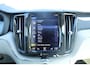 Volvo XC60 T8 Twin Engine AWD Inscription | | Panoramadak | BLIS | Head up display | Elektrische voorstoelen met stoelverwarming | Adaptieve cruise control | Luchtvering| Trekhaak| Apple carplay/Android auto | Parkeercamera | Alarmklasse 3