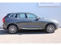 Volvo XC60 T8 Twin Engine AWD Inscription | | Panoramadak | BLIS | Head up display | Elektrische voorstoelen met stoelverwarming | Adaptieve cruise control | Luchtvering| Trekhaak| Apple carplay/Android auto | Parkeercamera | Alarmklasse 3