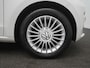 Volkswagen Up! 1.0 High Up! BlueMotion - RIJKLAARPRIJS - All Seasonbanden - Cruise Control - Navigatiesysteem - Lichtmetalen velgen