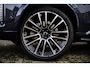 Volvo XC90 2.0 T8 Plug-in hybrid AWD Ultra Black Edition Executive | Gratis trekhaak | Luchtvering | Heico Bodykit | Bowers & Wilkins Premium Audio | Adaptieve Cruise Control | Elektr. schuif-\-kanteldak | 360 Camera | Extra getint glas | Gelamineerde ramen | Geventileerde voorstoelen | Stoelverwarming | Stoelmassage | Verwarmd stuurwiel | Google Services | Head-up display | Alcantara hemelbekleding | 22" Lichtmetalen velgen |