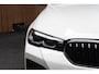 BMW 5-Serie Touring 530e M-Sport Navi Leer Sportstoelen PDC Climate voor en achter Elektr. verstelbare stoelen Elektr. achterklep LM velgen