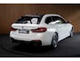 BMW 5-Serie Touring 530e M-Sport Navi Leer Sportstoelen PDC Climate voor en achter Elektr. verstelbare stoelen Elektr. achterklep LM velgen