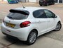 Peugeot 208 1.2 PureTech Allure/ luxe uitvoering/ nap/ 2e EIG/ dealeronderhouden/ 1jaar apk/ volle opties/ zeer nette auto.