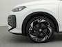 Volkswagen T-Roc R-Line First Edition 1.5 eTSI 150 PK | 360' camera | Black Style | Elek. achterklep | 20 inch velgen |