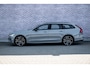 Volvo V90 2.0 T8 Plug-in hybrid AWD Ultra Executive Edition | Bowers & Wilkins Audio | Luchtvering | Lichtmetalen Velgen 20 inch | Massage & Ventilatie | Head-up Display | Panoramadak | Keyless Entry | Elektrische Achterklep | BLIS | Cruise Control Adaptief | Navigatie |