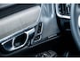 Volvo V90 2.0 T8 Plug-in hybrid AWD Ultra Executive Edition | Bowers & Wilkins Audio | Luchtvering | Lichtmetalen Velgen 20 inch | Massage & Ventilatie | Head-up Display | Panoramadak | Keyless Entry | Elektrische Achterklep | BLIS | Cruise Control Adaptief | Navigatie |