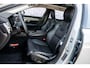 Volvo V90 2.0 T8 Plug-in hybrid AWD Ultra Executive Edition | Bowers & Wilkins Audio | Luchtvering | Lichtmetalen Velgen 20 inch | Massage & Ventilatie | Head-up Display | Panoramadak | Keyless Entry | Elektrische Achterklep | BLIS | Cruise Control Adaptief | Navigatie |
